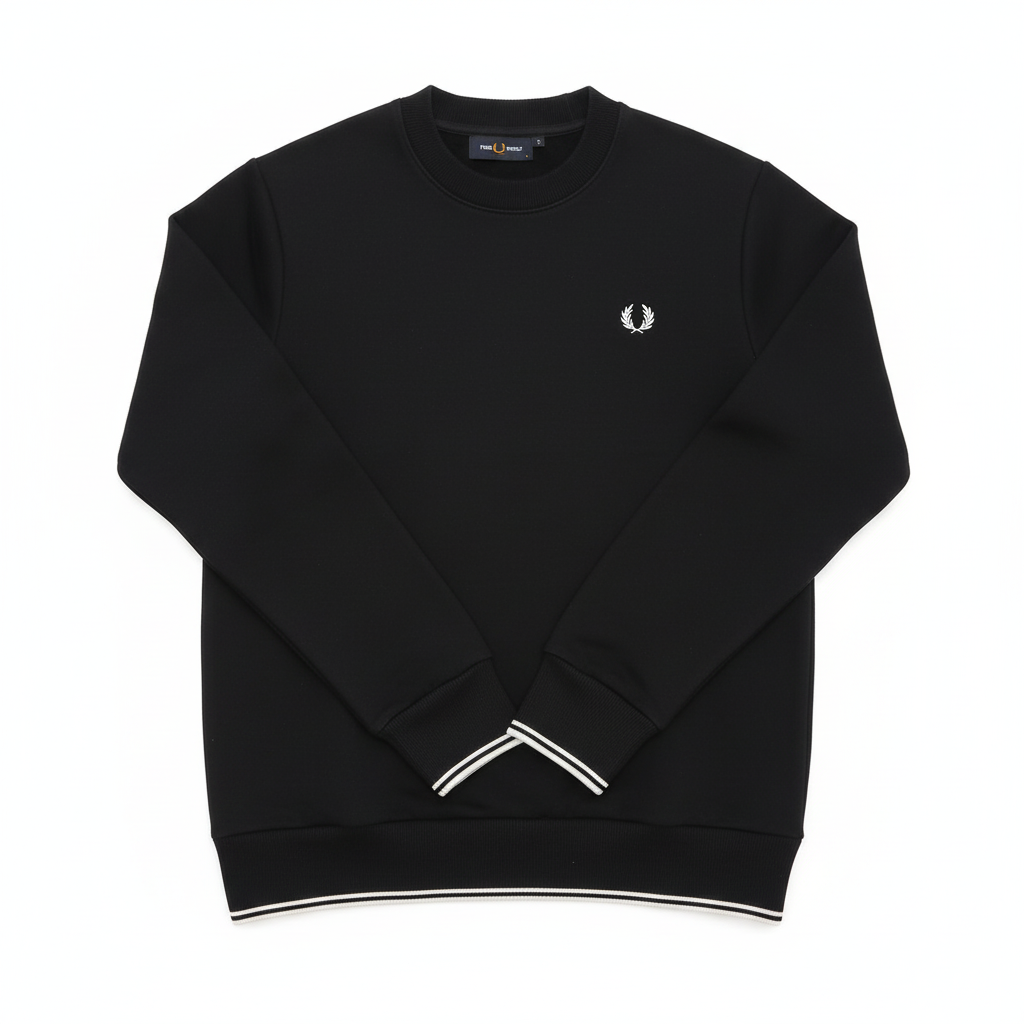 Sweatshirt auf weißem Hintergrund